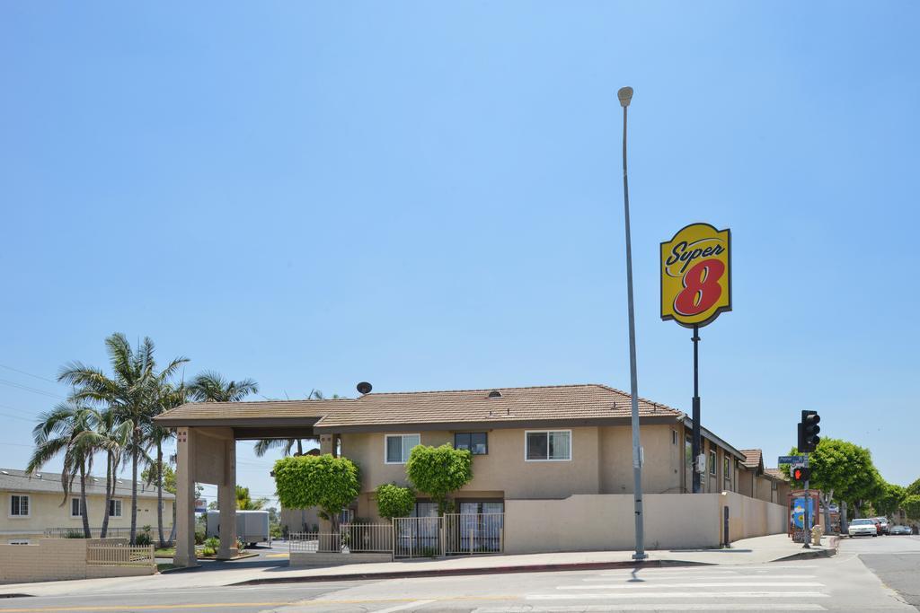 Super 8 By Wyndham Los Angeles/Alhambra — Bilder 1